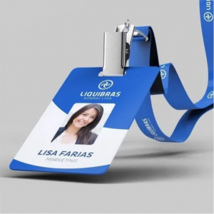 Crachá Personalizado PVC 8,5x5,5cm   Corte Reto + Furo 